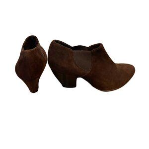 Vaneli Nubuck Ankle Booties